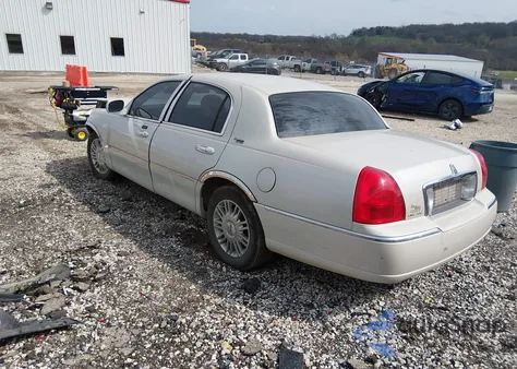 2006 Lincoln Town Car Signature Limited из США, поврежденный, VIN 1LNHM82VX6Y609665